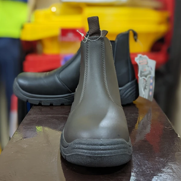 Safety Chelsea Boots Brown